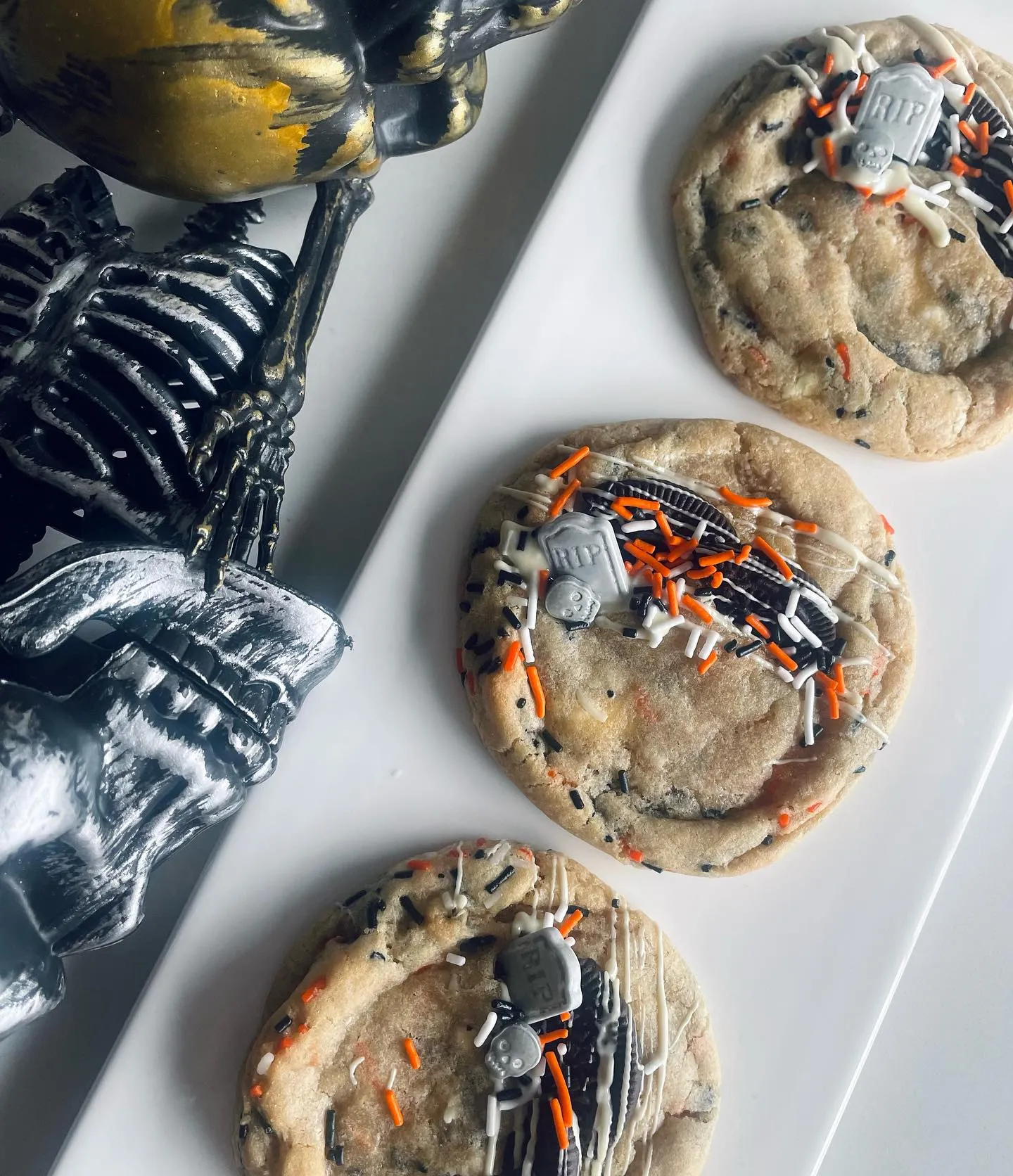 Halloween tombstone oreo skeleton